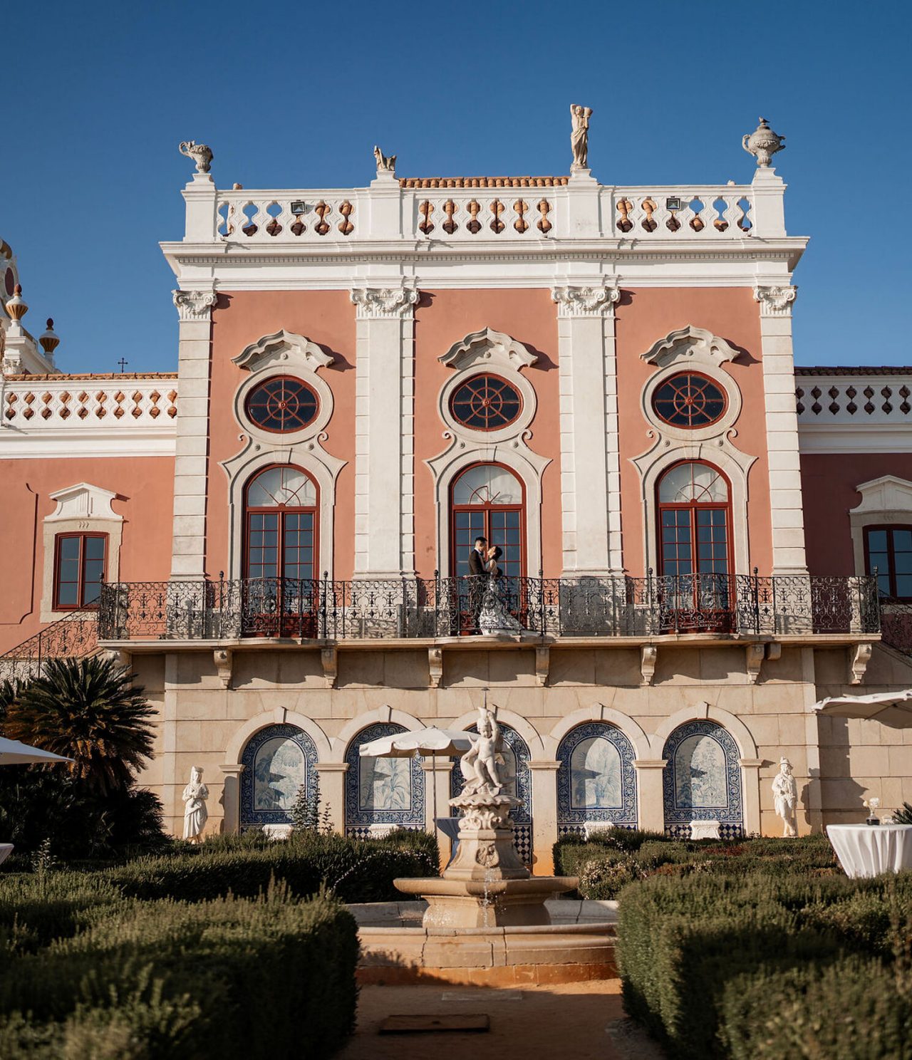 Celebra tu boda en el Pestana Hotel Group, en espacios increíbles al aire libre con decoración personalizada a tu gusto
