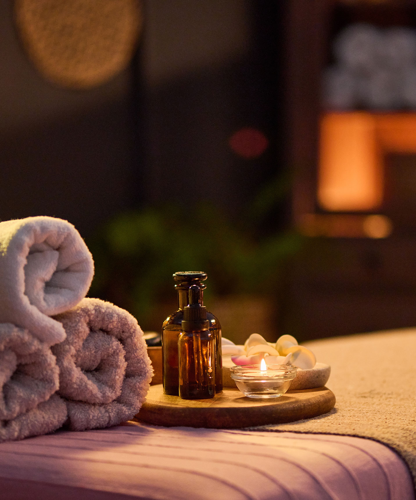 Pestana Berlin Tiergarten, 4‑Sterne‑Hotel in Berlin mit Handtüchern, Massageölen und Kerzenlicht im Spa