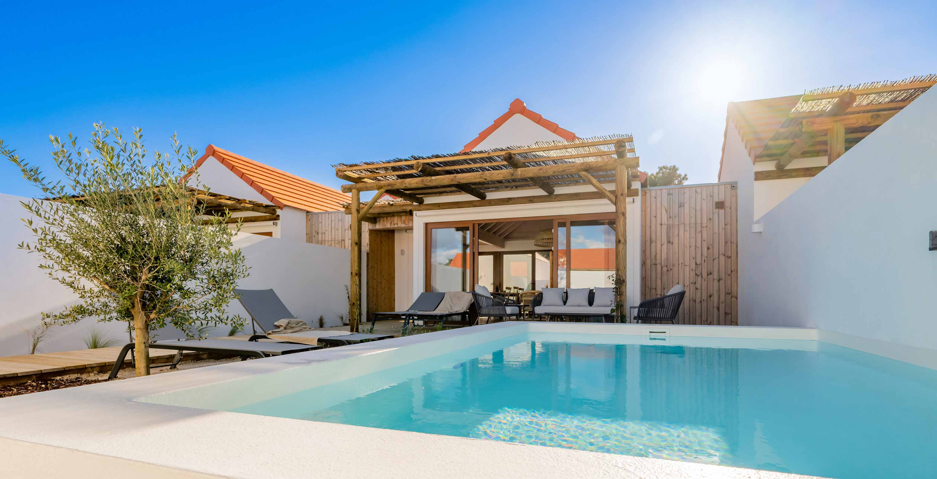 Die Superior Villa im Pestana Comporta Village Residences verfügt über einen Außenbereich mit Pool und mehreren Sonnenliegen