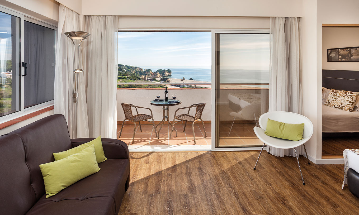 Das Superiorstudio mit Meerblick des Pestana Alvor Atlântico hat eine Terrasse mit atemberaubendem Meerblick