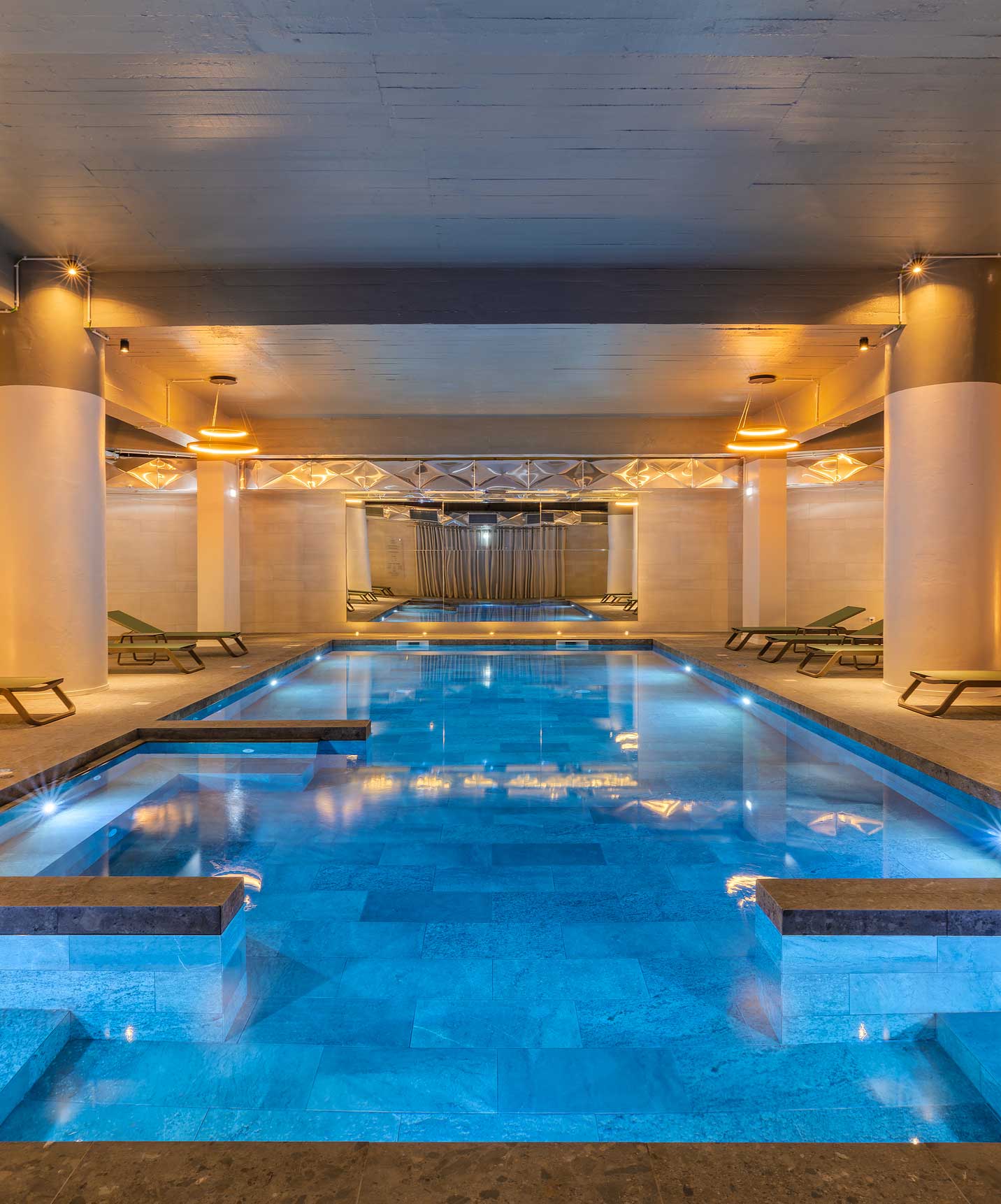 Das Pestana Blue Alvor Beach ein 5 Sterne Hotel mit Pools und in Strandnähe bietet auch einen beheizten Innenpool