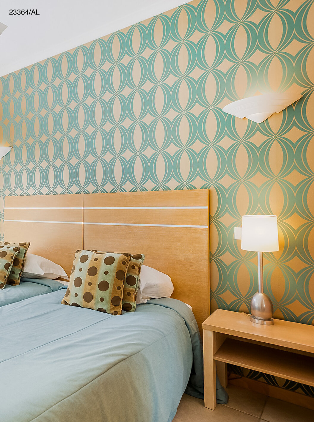 Die Wohnung Pestana Carvoeiro Golf T1 Standard hat ein Schlafzimmer mit zwei Einzelbetten und einem Nachttisch