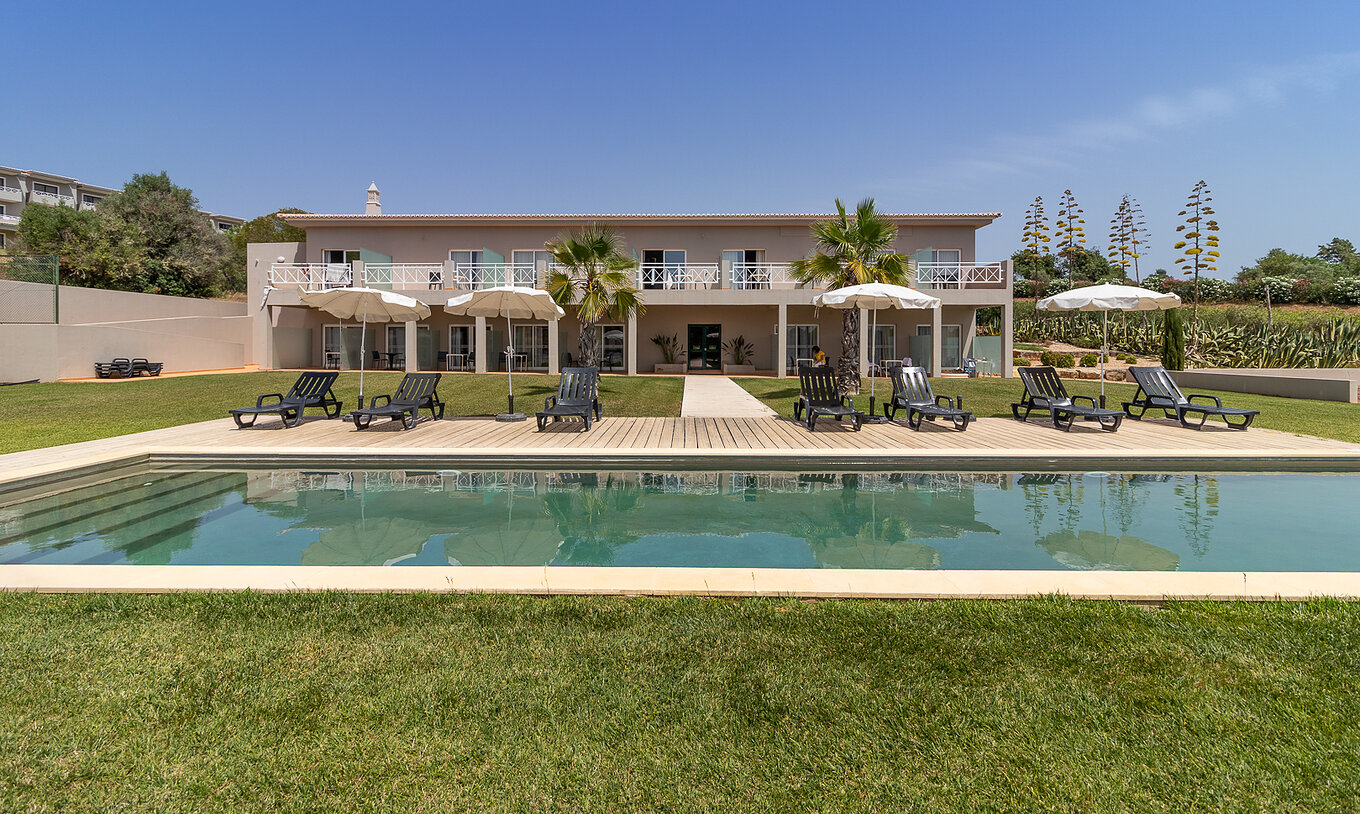 Klassisches Zimmer Poolblick in modernem Haus mit Pool – Pestana Gramacho Residences