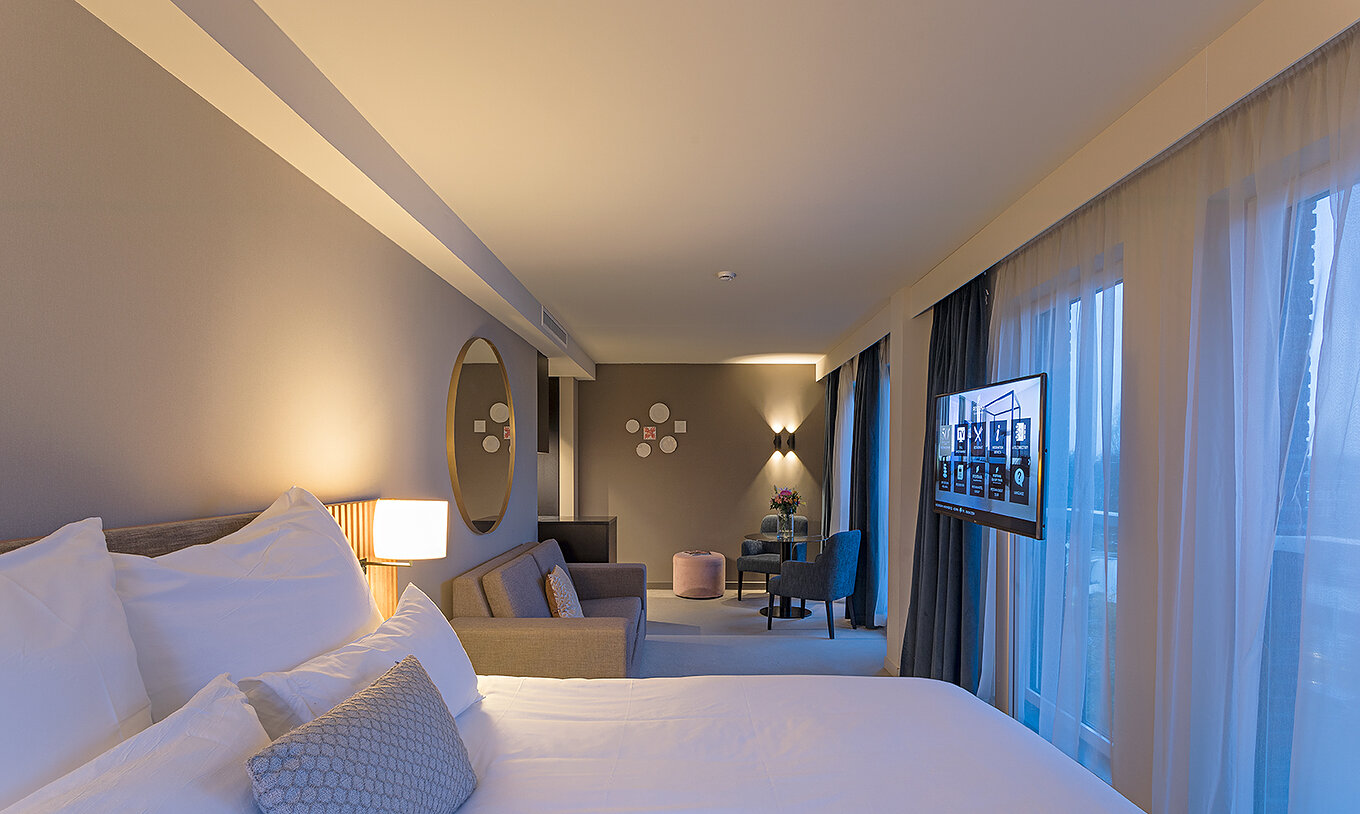 Das Komfort-Studio im Pestana Amsterdam Riverside hat ein Doppelbett mit Sofa