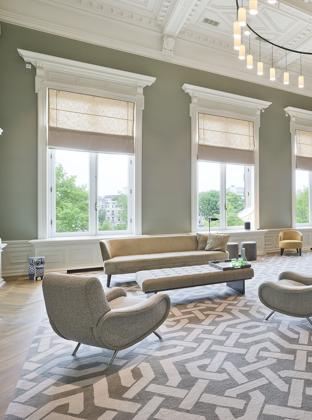 Die Präsidenten Master Suite - River View im Pestana Amsterdam Riverside hat ein Wohnzimmer mit Sofa