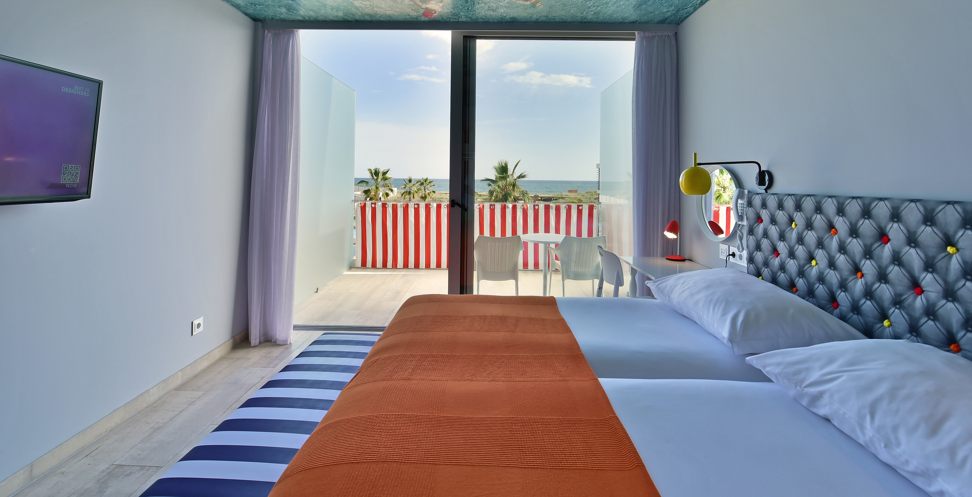 The Duplex Suite Sea View of Pestana Alvor South Beach has a balcony next to the bed with sea view