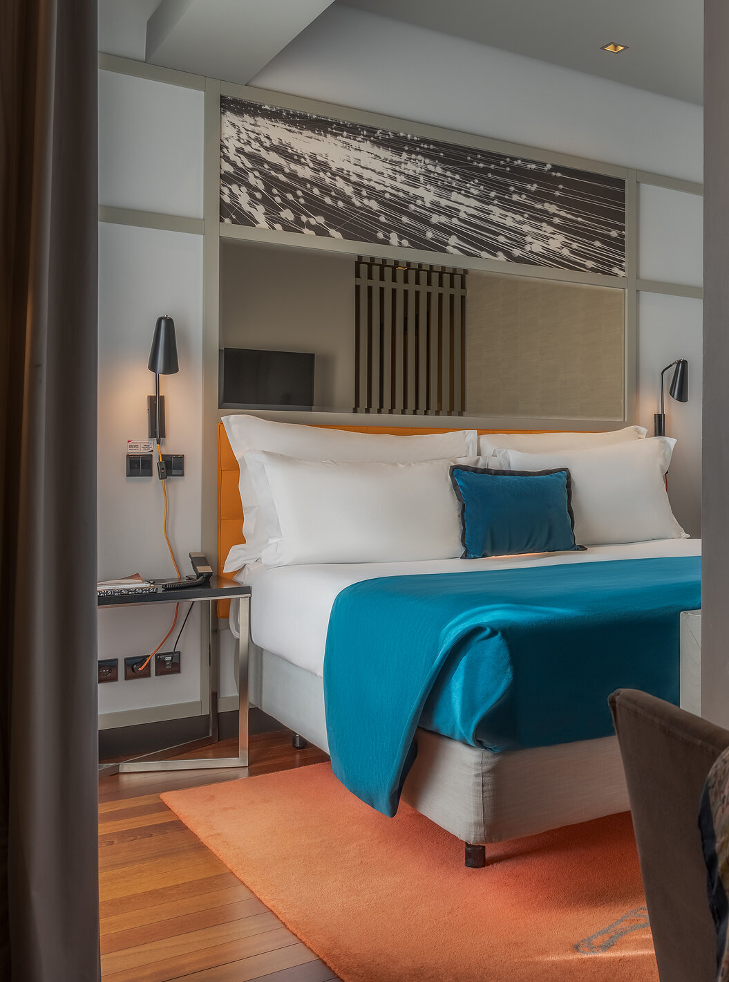 The CR7 Superior Rooftop has a desk and a double bed at Pestana CR7 Lisboa