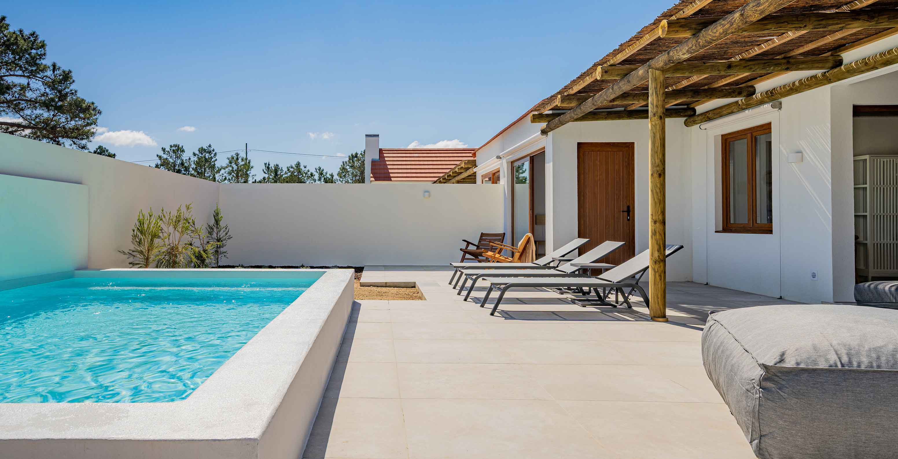 The Premium Green Villa at Pestana Comporta Village Residences has a pool, sun loungers, and an outdoor pergola