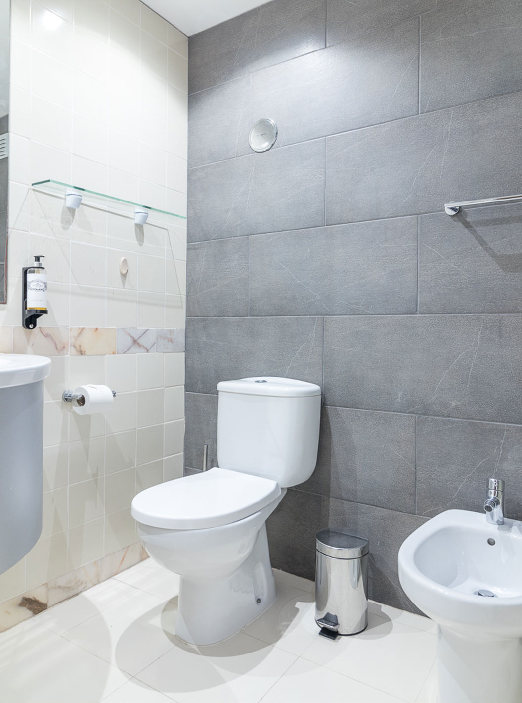 The Garden View Studio at Pestana Alvor Atlântico has a bathroom equipped with a sink, toilet, and bidet
