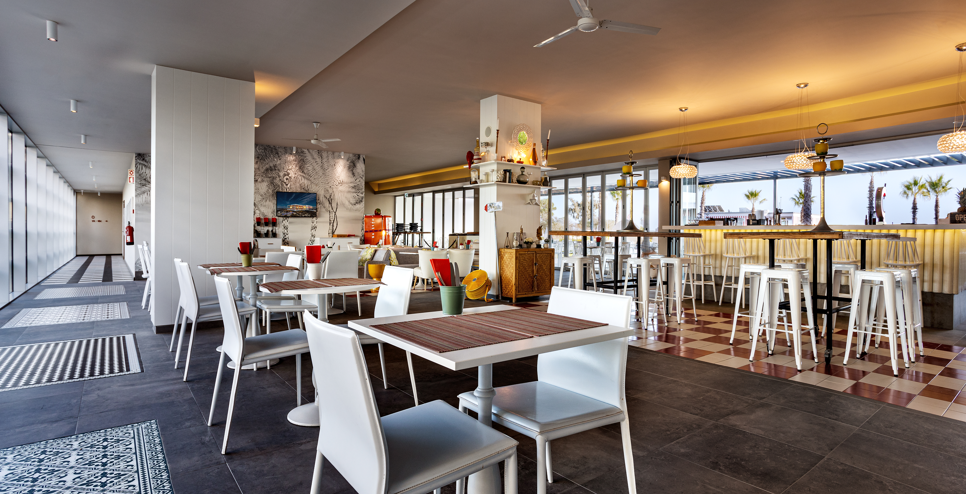 The Sunset bar offers a menu of natural juices, creative cocktails, and tasty snacks