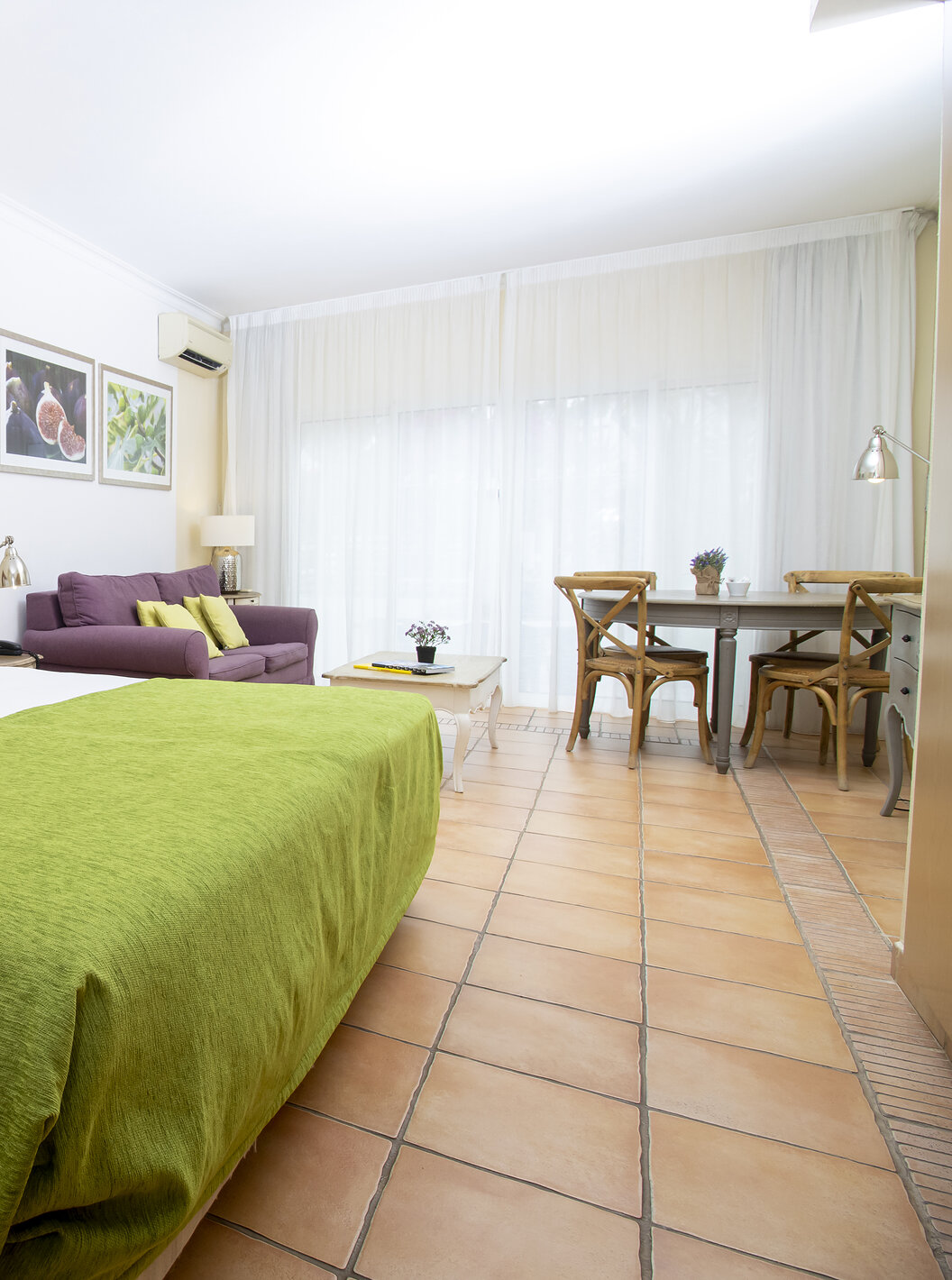 The Studio do Pestana Palm Gardens has a kitchenette with a stove, a washing machine and dishes