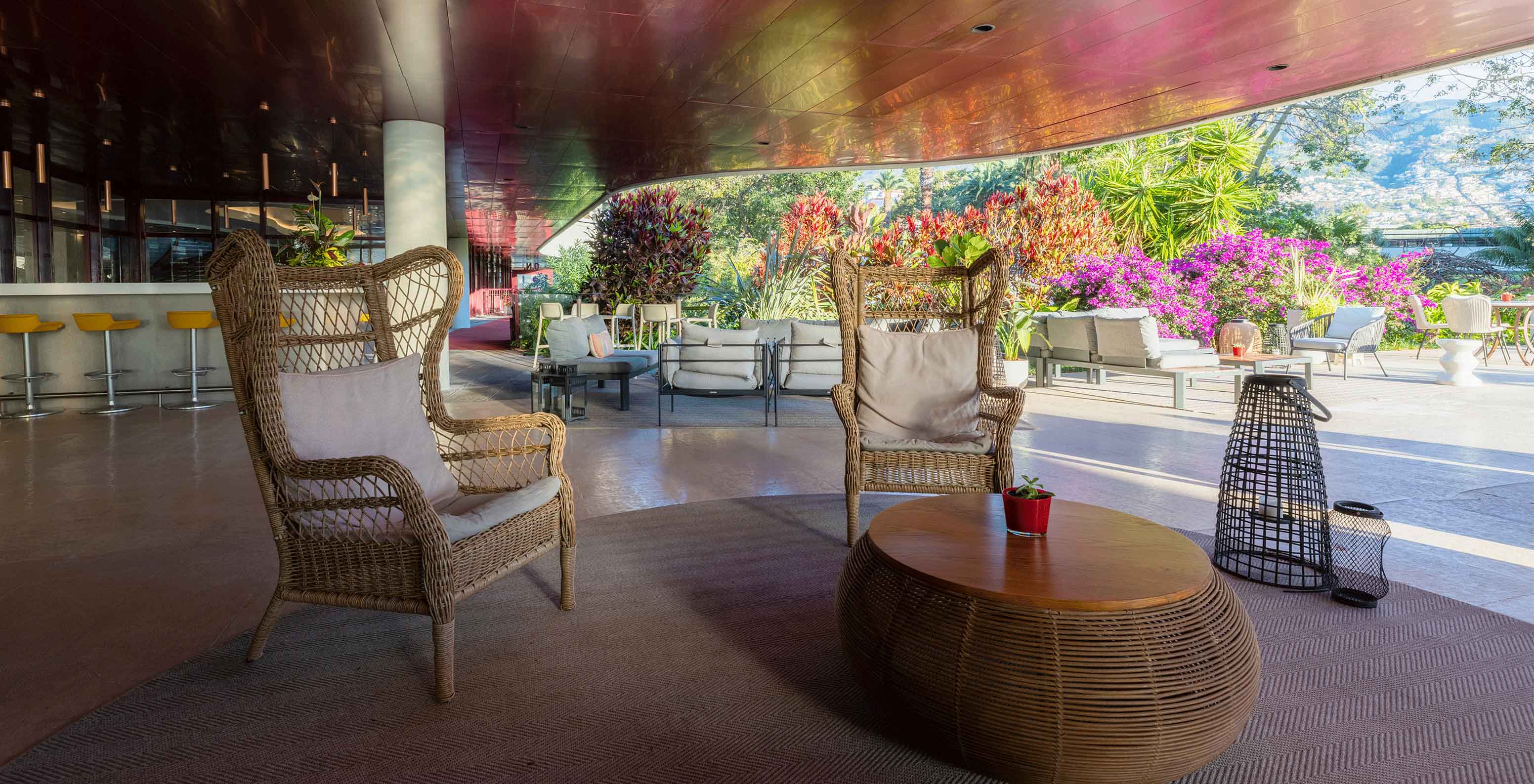 The On bar at the 5-star hotel in the center of Funchal has comfortable sofas to relax while having a drink