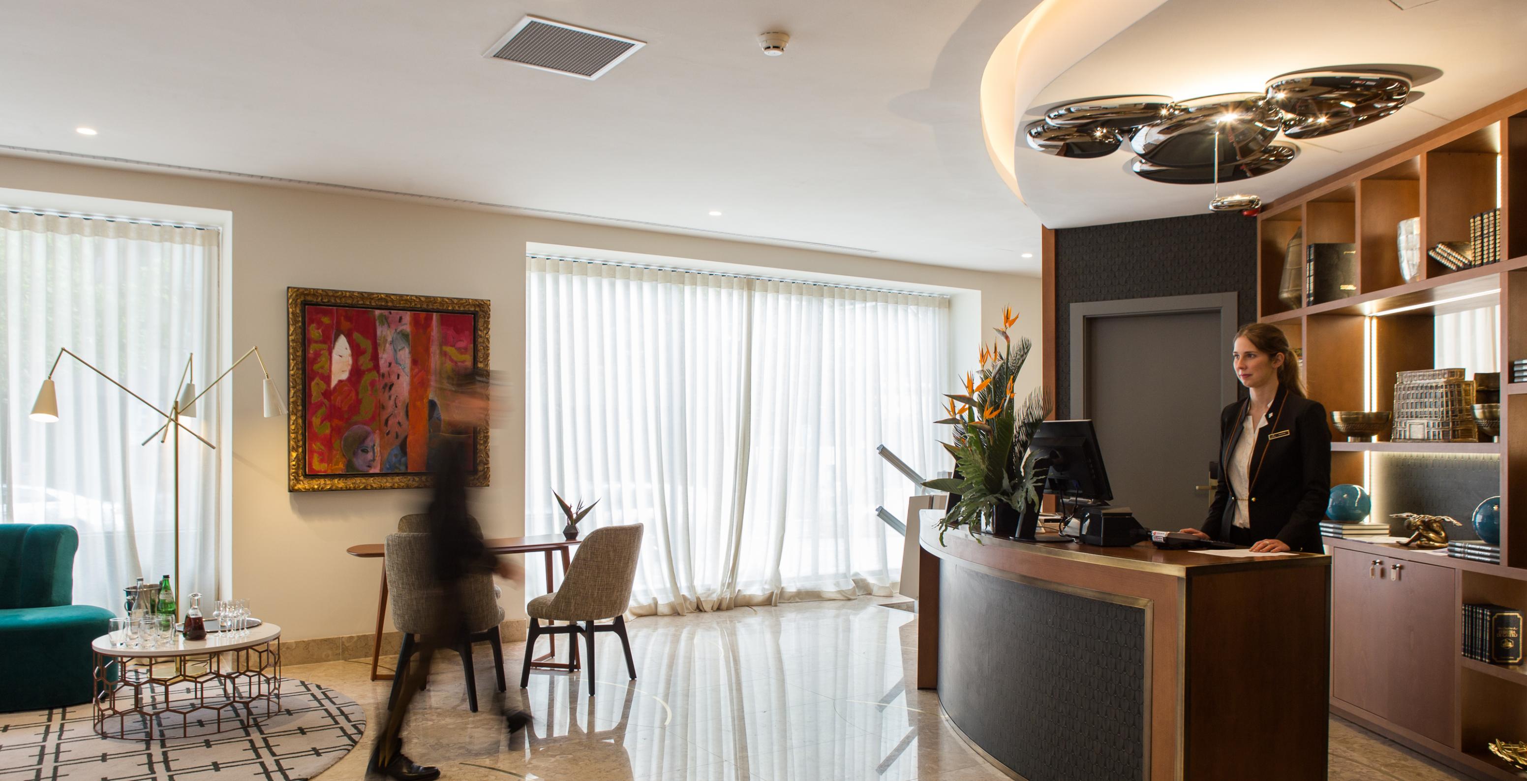 Pestana Porto - A Brasileira, a 5-star hotel in Porto, has a 24-hour reception