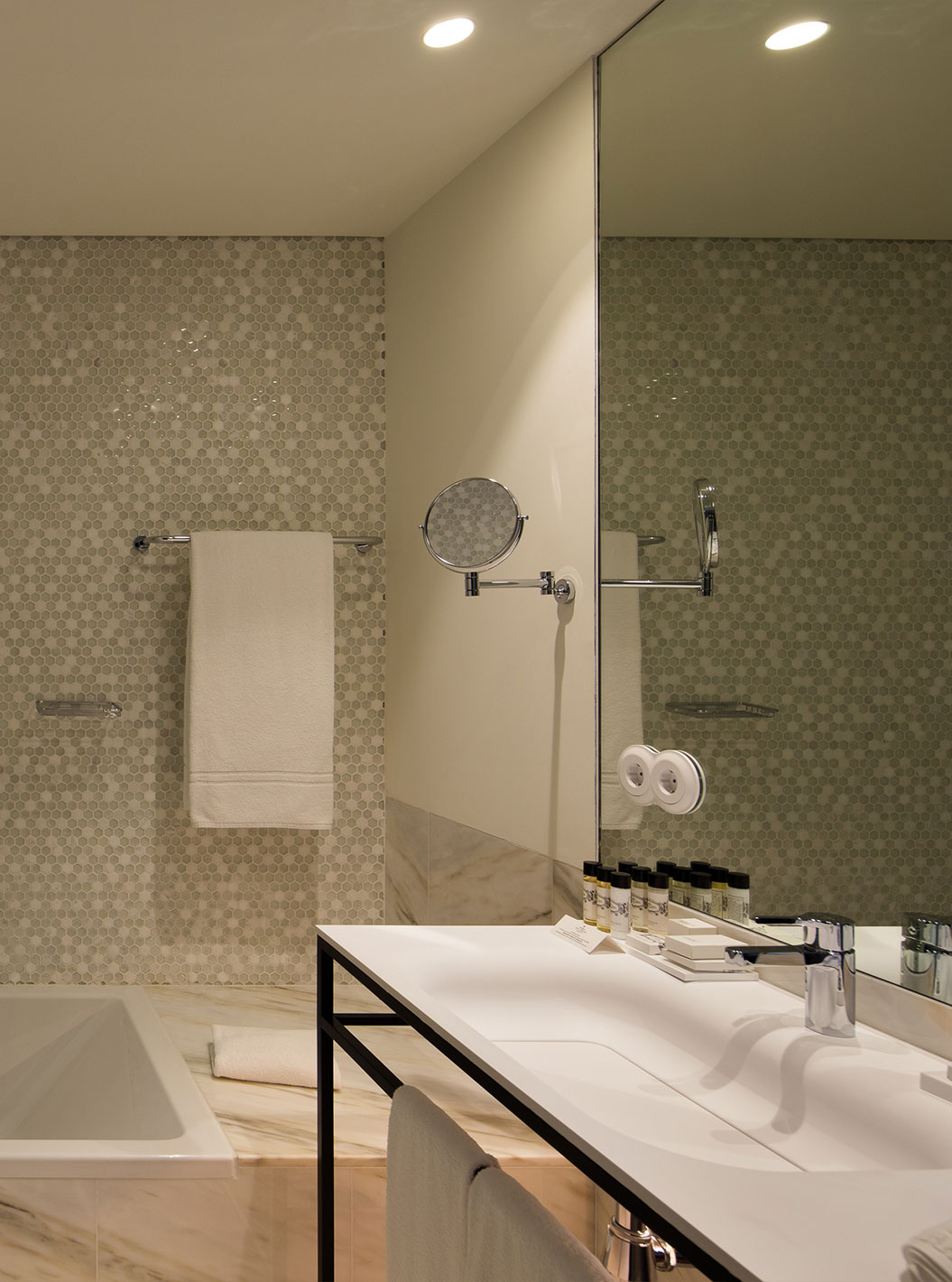 Classic Blend French Balcony at Pestana Porto - A Brasileira with tiled bathroom, bathtub and wide mirror