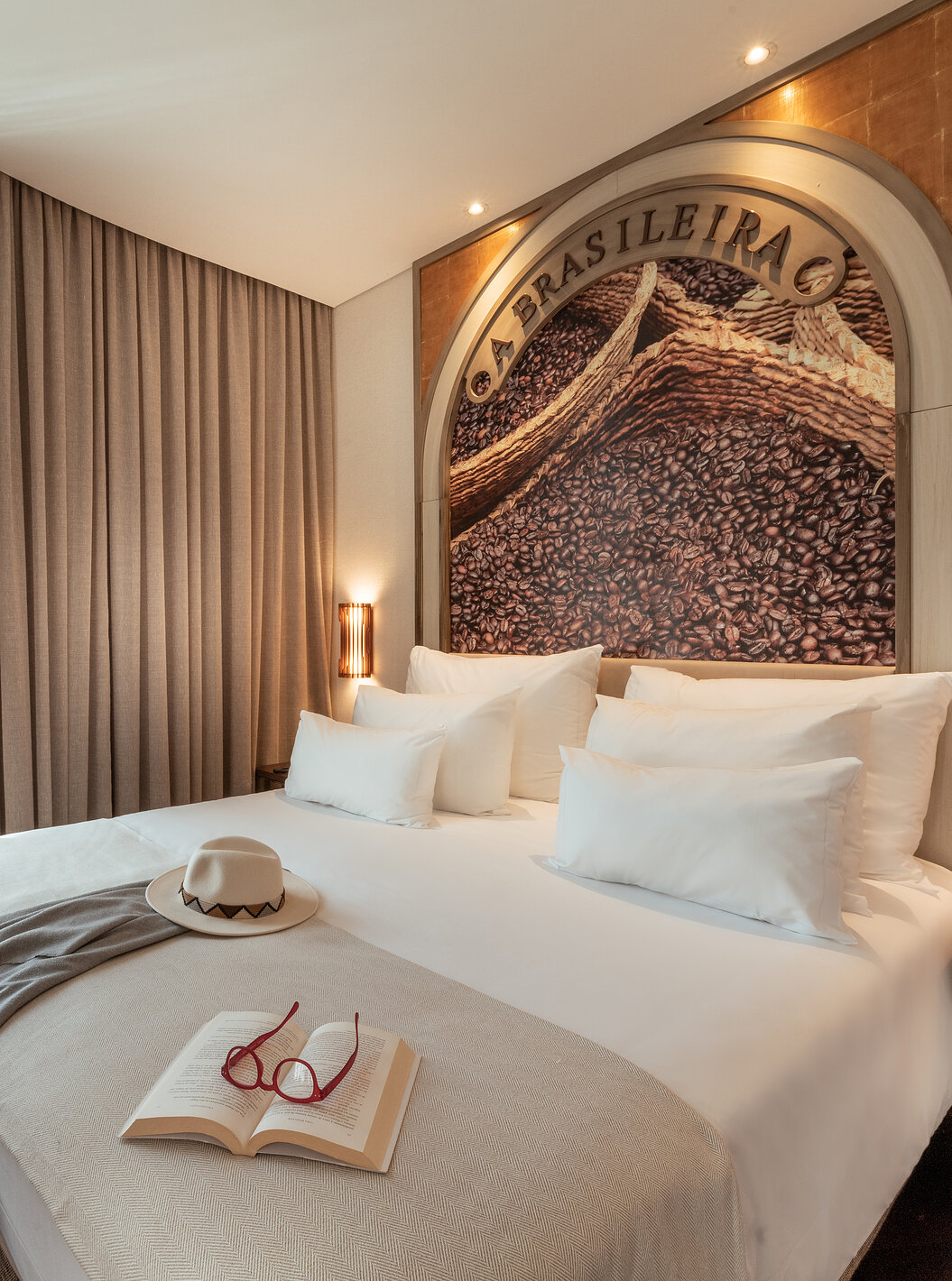 Classic Blend Room at Pestana Porto - A Brasileira featuring a bed beside tall curtains and coffee mural