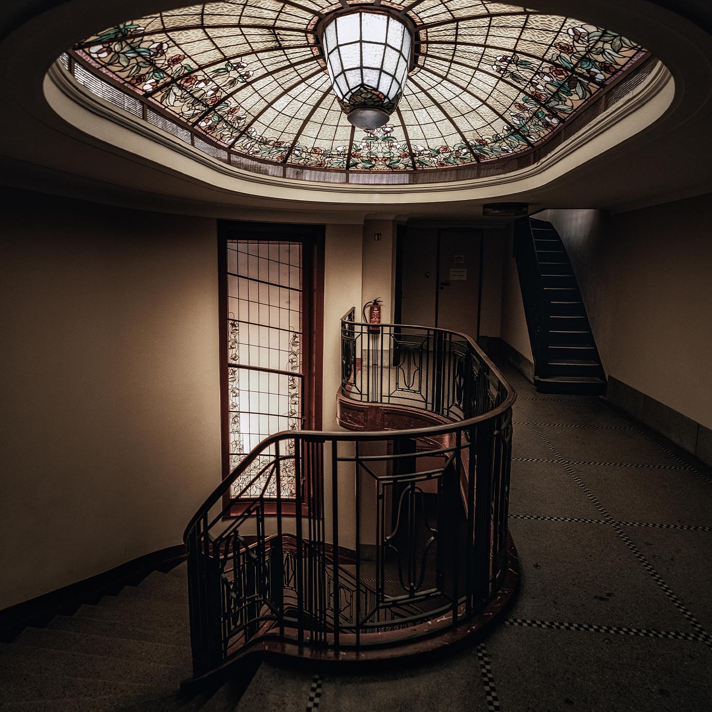 Musée Magritte, Bruxelles Séjournez dans un hôtel Pestana à Bruxelles, en Belgique, et visitez le musée Magritte, un musée royal surréaliste
