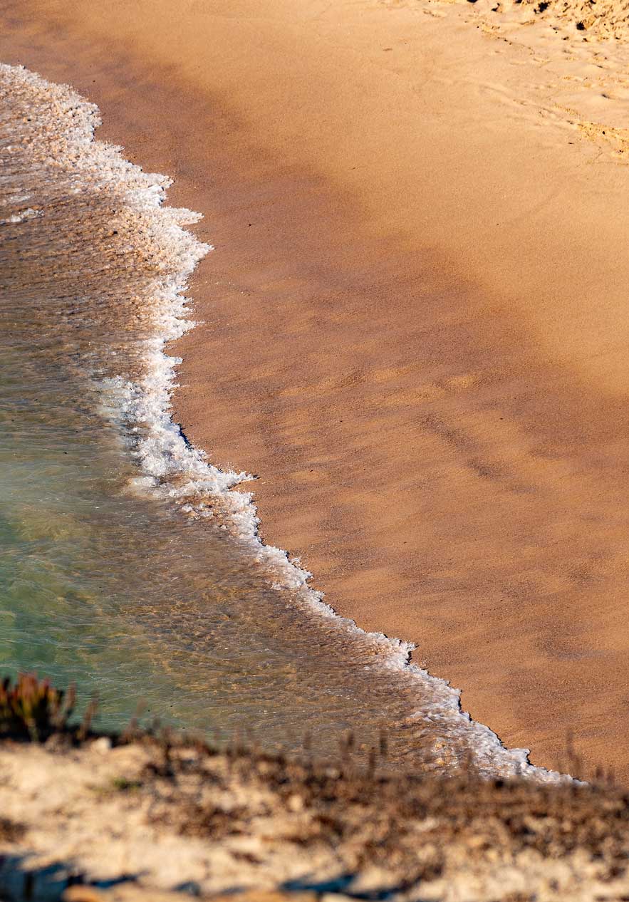 Praia Grande près du Pestana Porto Covo Village, Hotel no Alentejo avec vagues sur sable doré calme