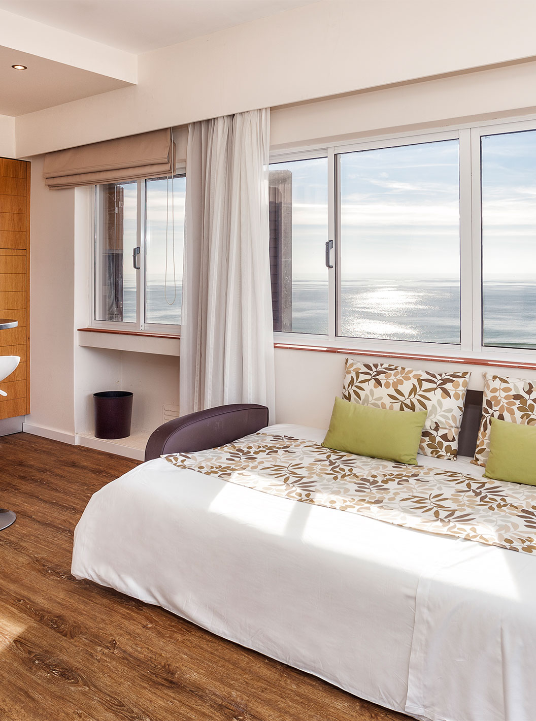 Le Studio Vue Mer du Pestana Alvor Atlântico est équipé d'une kitchenette avec vue sur la mer