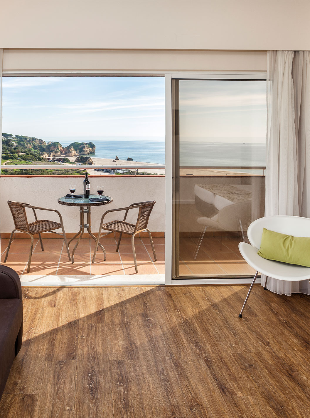 Le Studio Supérieur Vue Mer du Pestana Alvor Atlântico a un balcon avec une vue époustouflante sur la mer