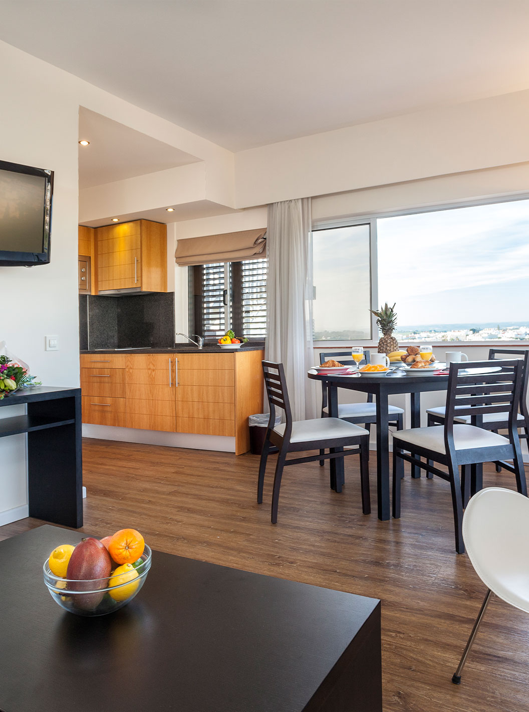 L'Appartement T1 Vue Jardin du Pestana Alvor Atlântico est équipé d'une kitchenette et d'une table pour repas
