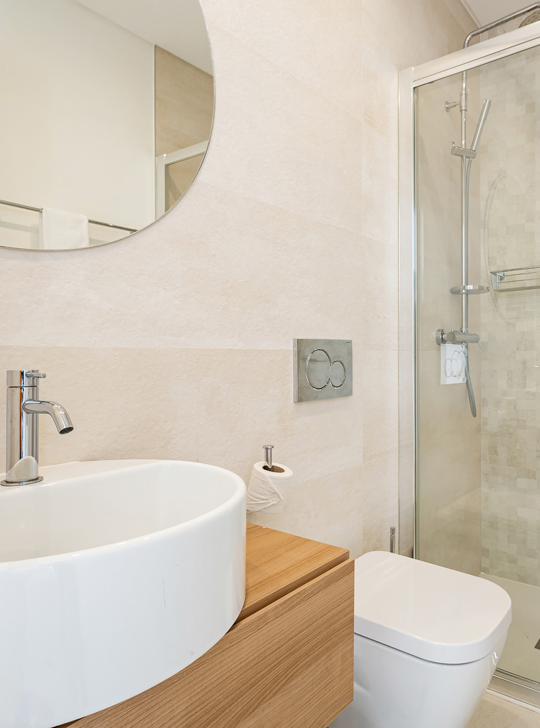 Villa Premium 3 chambres - 5 adultes du Pestana Valley dispose d'un lavabo, de toilettes et d'une douche