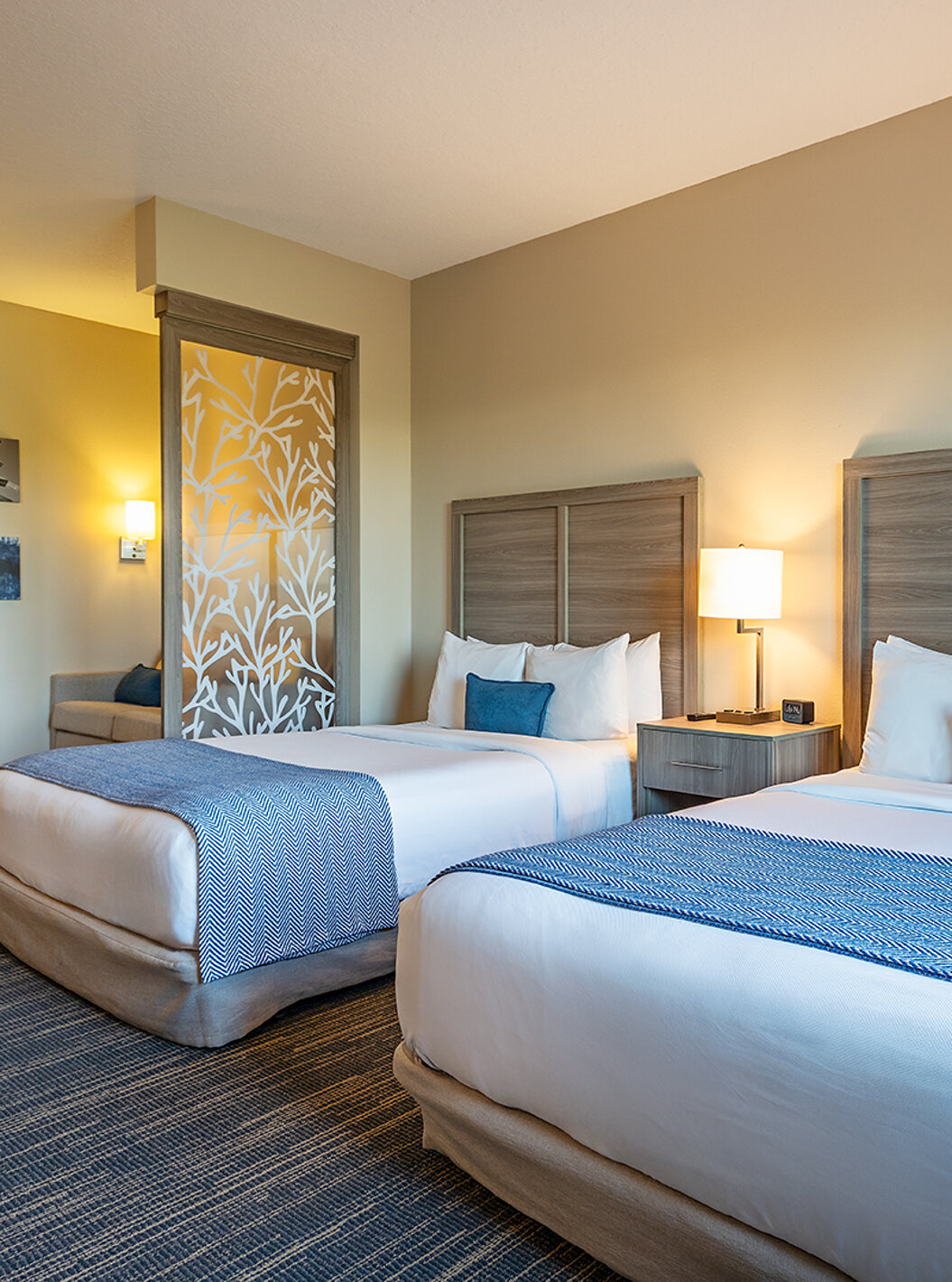 Communicantes King Suite et Suite Double Queen au Pestana Orlando Suites Lake Buena Vista avec deux lits