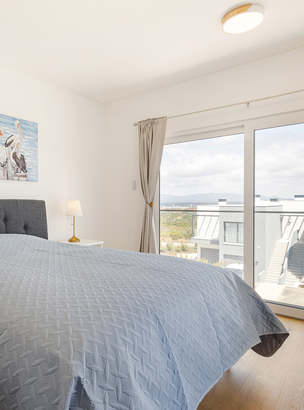 De Appartement met 3 slaapkamers op de eerste verdieping - 5 volwassenen van Pestana Valley heeft een bed en gordijnen