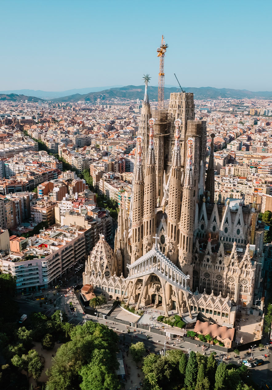 Luchtzicht op de Sagrada Família nabij Pestana Arena Barcelona, Hotel em Barcelona met stadspanorama