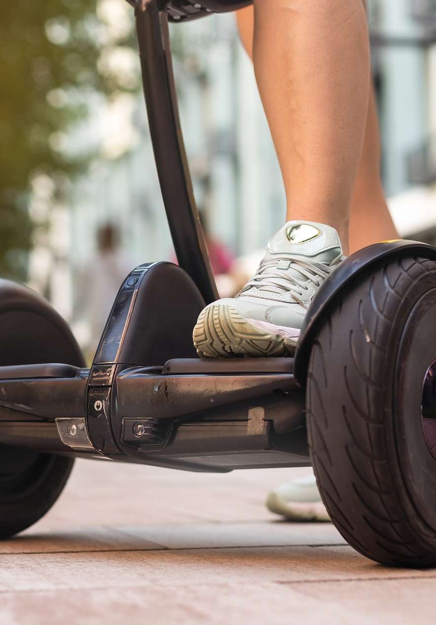 Segwaytocht nabij Pestana South Beach Miami, Hotel Boutique em Miami, met close-up van wielen op straat