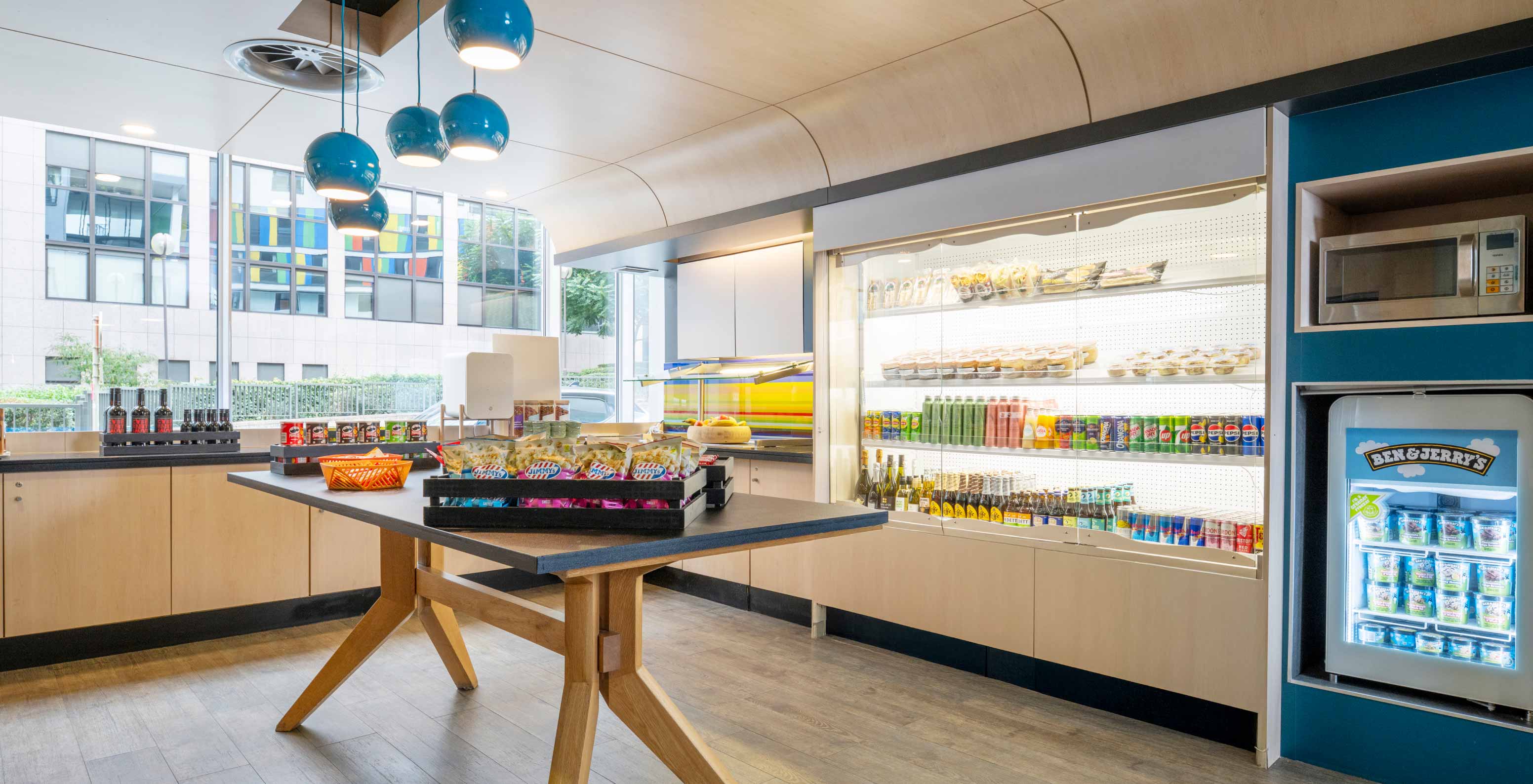 Zona de Grab and Go do Pestana Brussels Schuman, um hotel em Bruxelas, perto do Parlamento Europeu