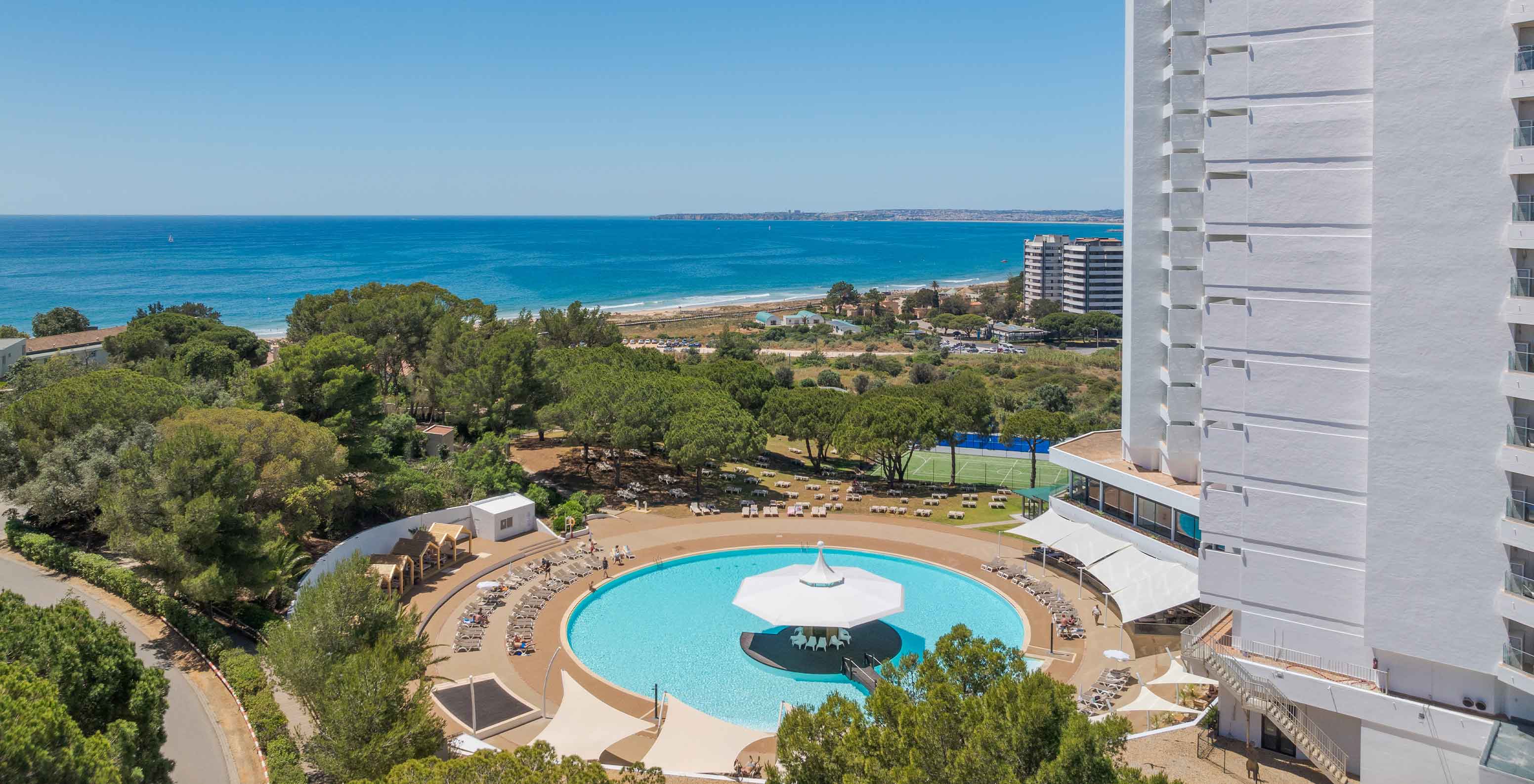 Vista exterior do Pestana Blue Alvor Beach, um hotel tudo incluído no Algarve