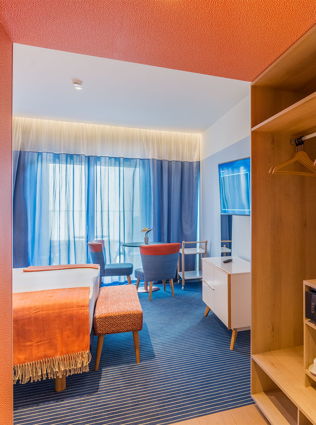 O Estúdio Deluxe Vista Mar do Pestana Casino Studios tem uma cozinha com micro-ondas e lavatório e uma cama de casal