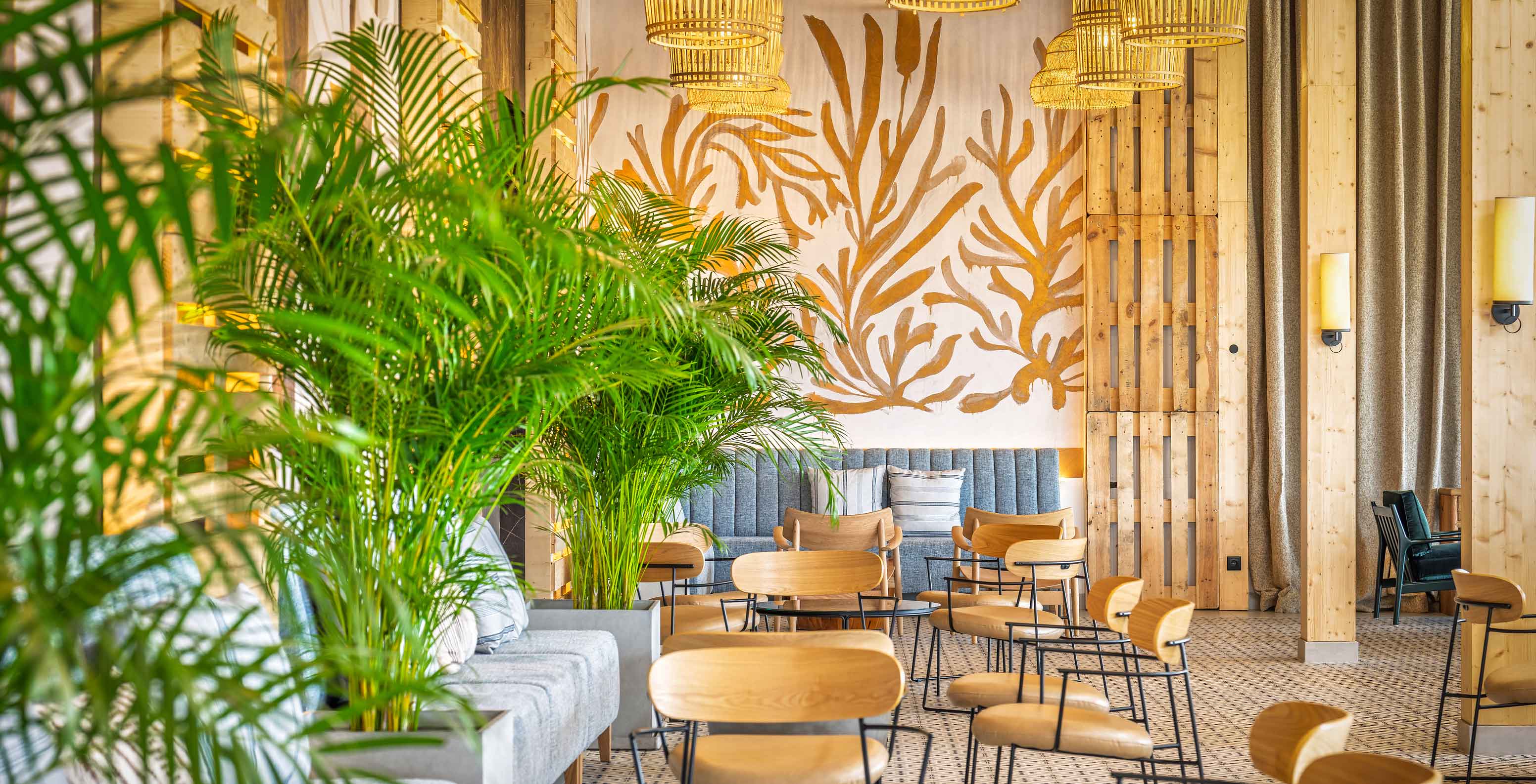 Pestana Dunas Porto Santo ALL INCLUSIVE, Eco-Resort com Tudo Incluído no Porto Santo, lounge com plantas