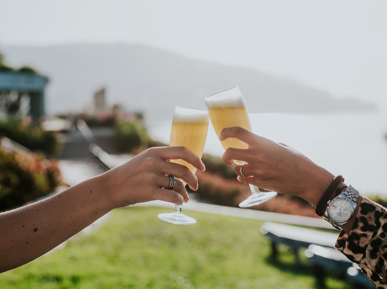 Das Restaurant Dockside im 5-Sterne-Hotel im Zentrum von Funchal hat Champagner und einen Blick auf das Meer