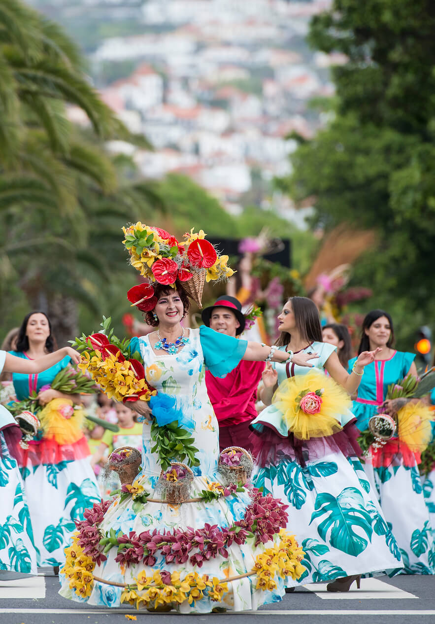 Fique no Pestana Fisherman Village e descubra a beleza da Festa da Flor, com todo o tipo de flores coloridas