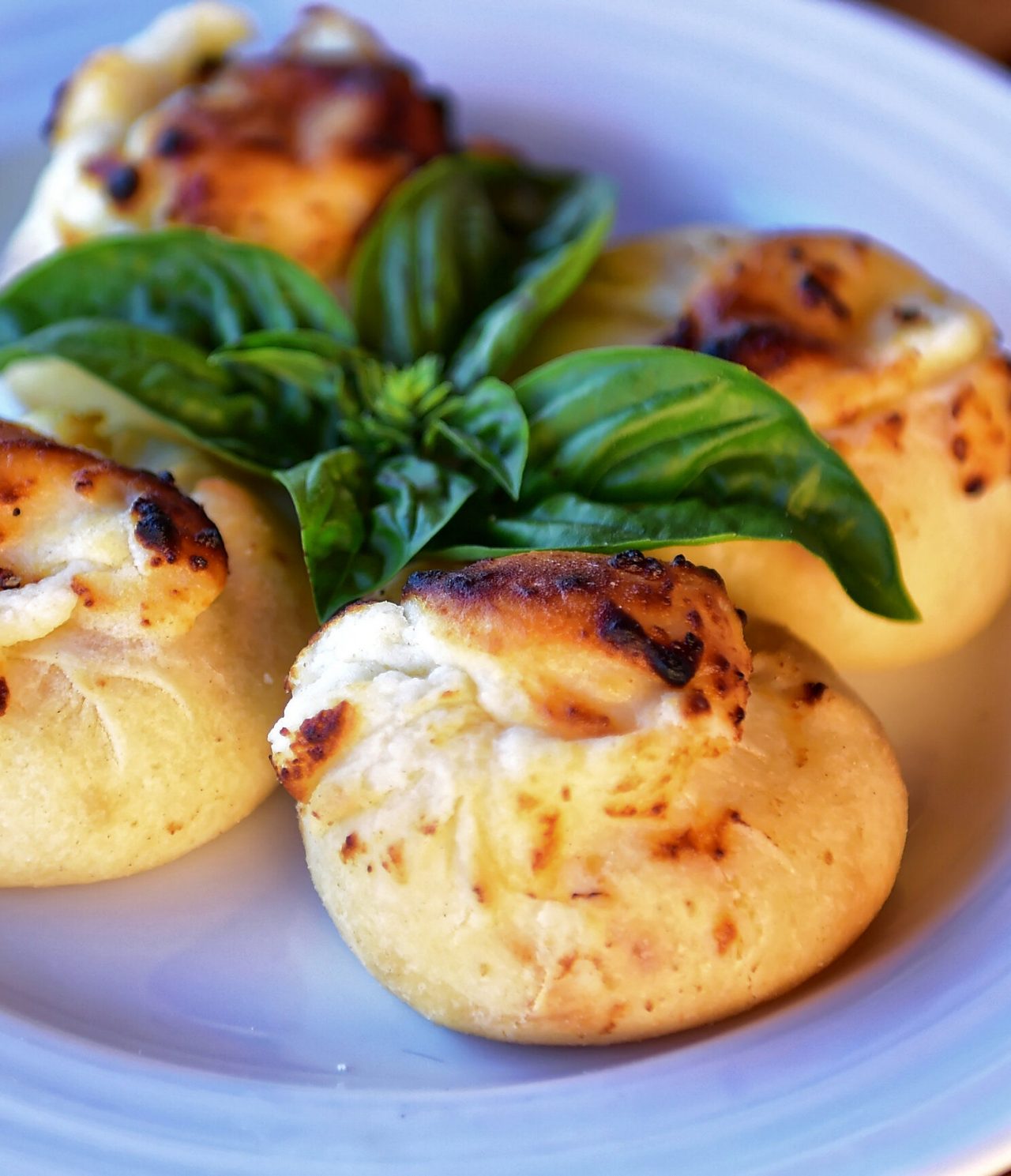 Vale da Pinta restaurant in a 4-star family Algarve hotel has cheese bread and other dishes