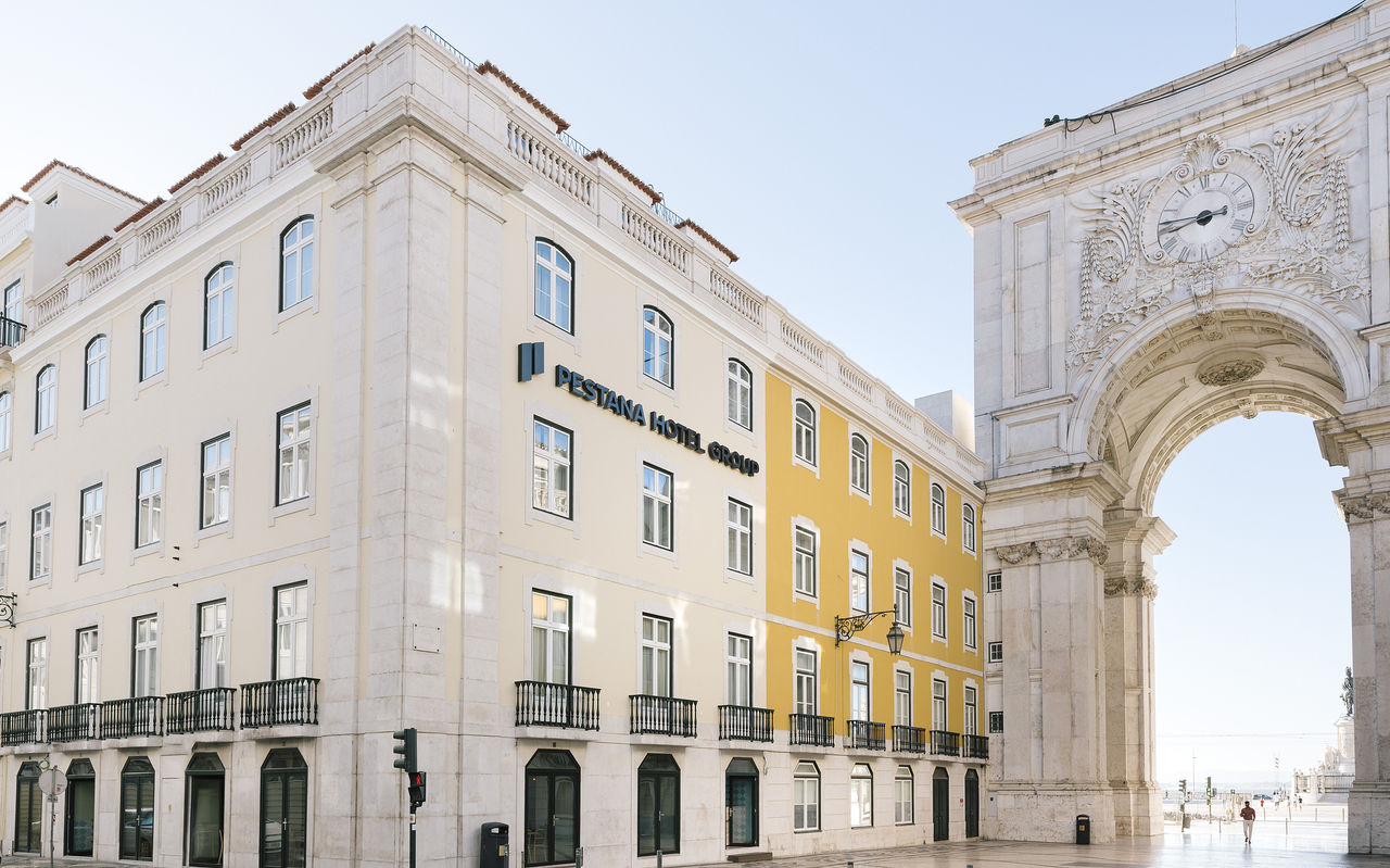 Exterior view of Pestana Rua Augusta Lisboa, a hotel in downtown Lisbon, next to Arco da Rua Augusta and Praça do Comércio