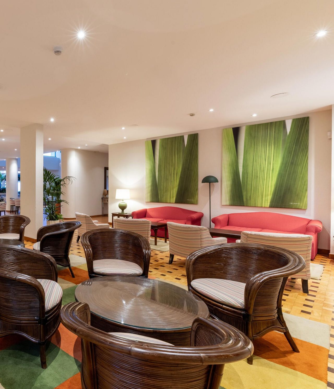 pestana-ocean-bay-restaurant-background-bar-arlequim.jpg