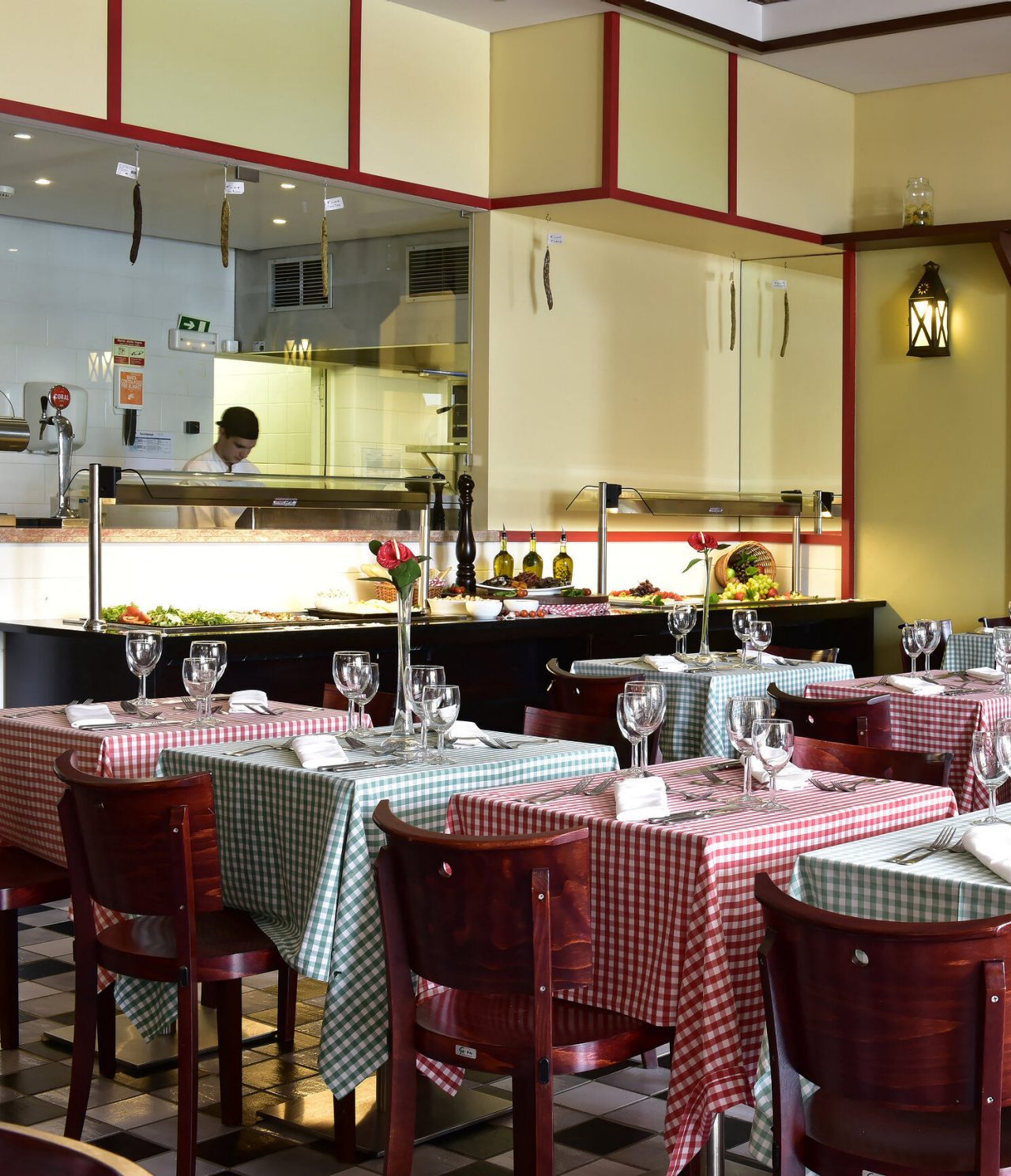 Luigi Restaurant, 5-Star Resort in Porto Santo, Italian dishes with checkered tablecloths