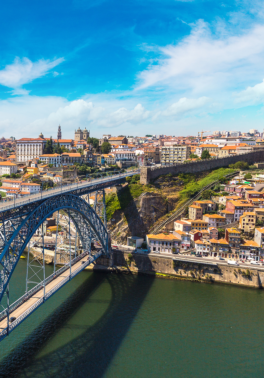 Stay at Pestana Douro and enjoy the Douro River flowing through the entire coastline of the city of Porto