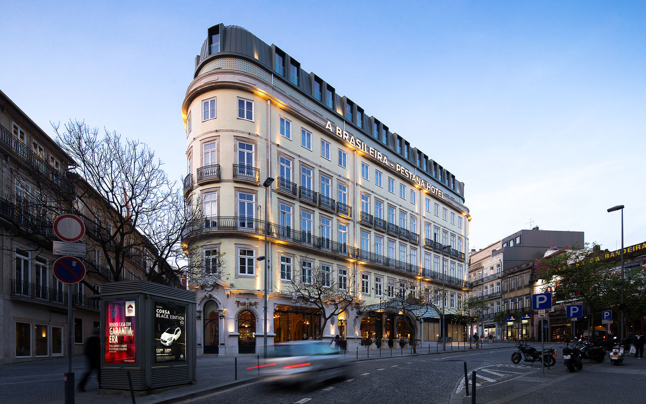 Exterior view of the hotel Pestana Porto - A Brasileira, a 5-star hotel in the center of Porto