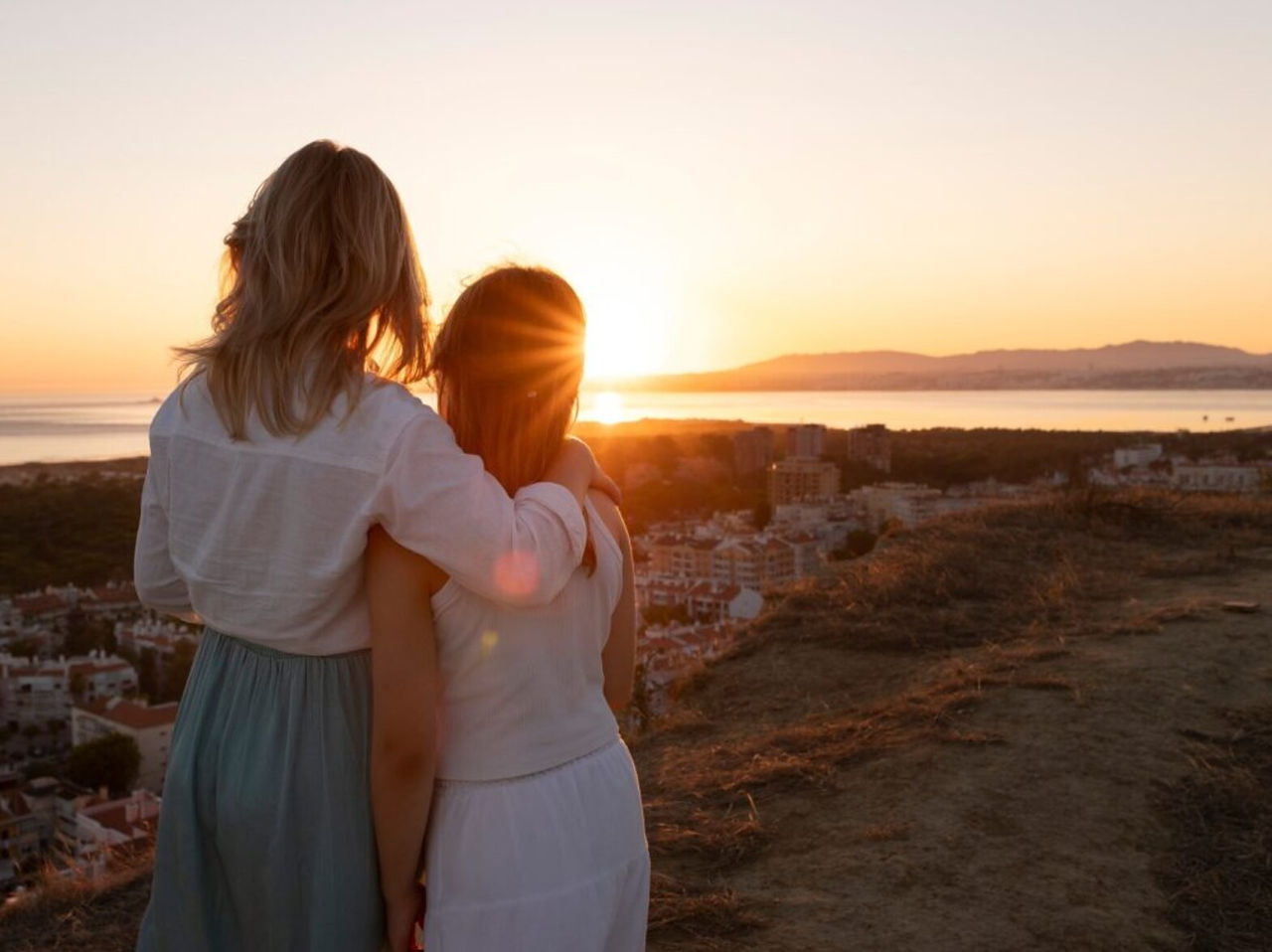 Fique em Hotéis de 4 e 5 Estrelas com vista mar, em Alvor e aproveite para ver o por do sol a refletir no mar