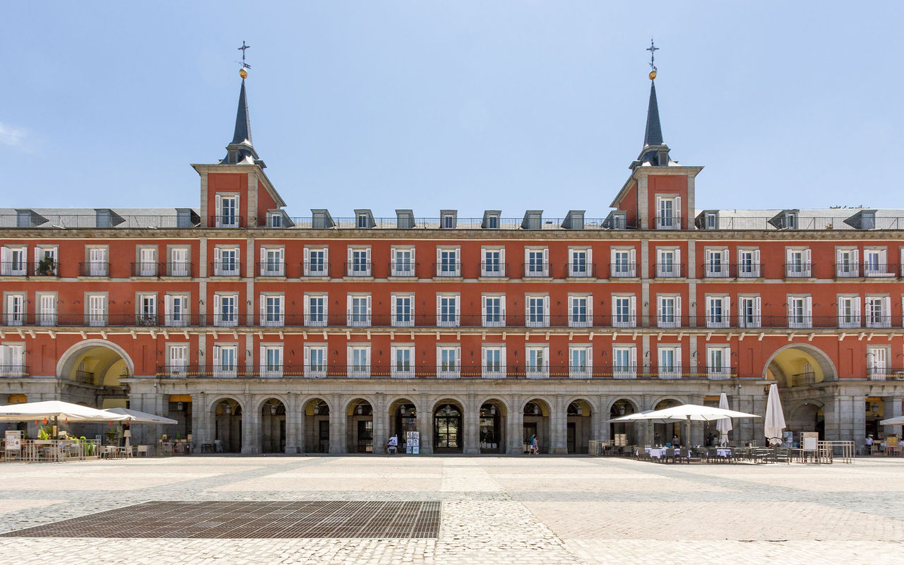 Immeuble du Pestana Plaza Mayor Madrid, hôtel dans le centre historique de Madrid, situé sur la Plaza Mayor de Madrid