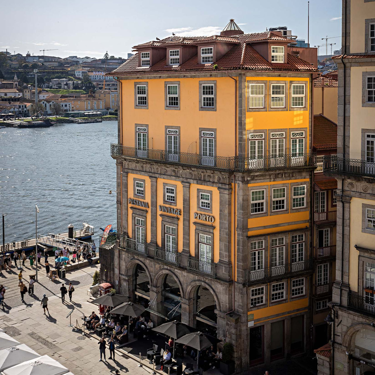Pestana Vintage Porto, Hotel aan het Ribeira‑plein in Porto met uitzicht op de rivier en historische gevels