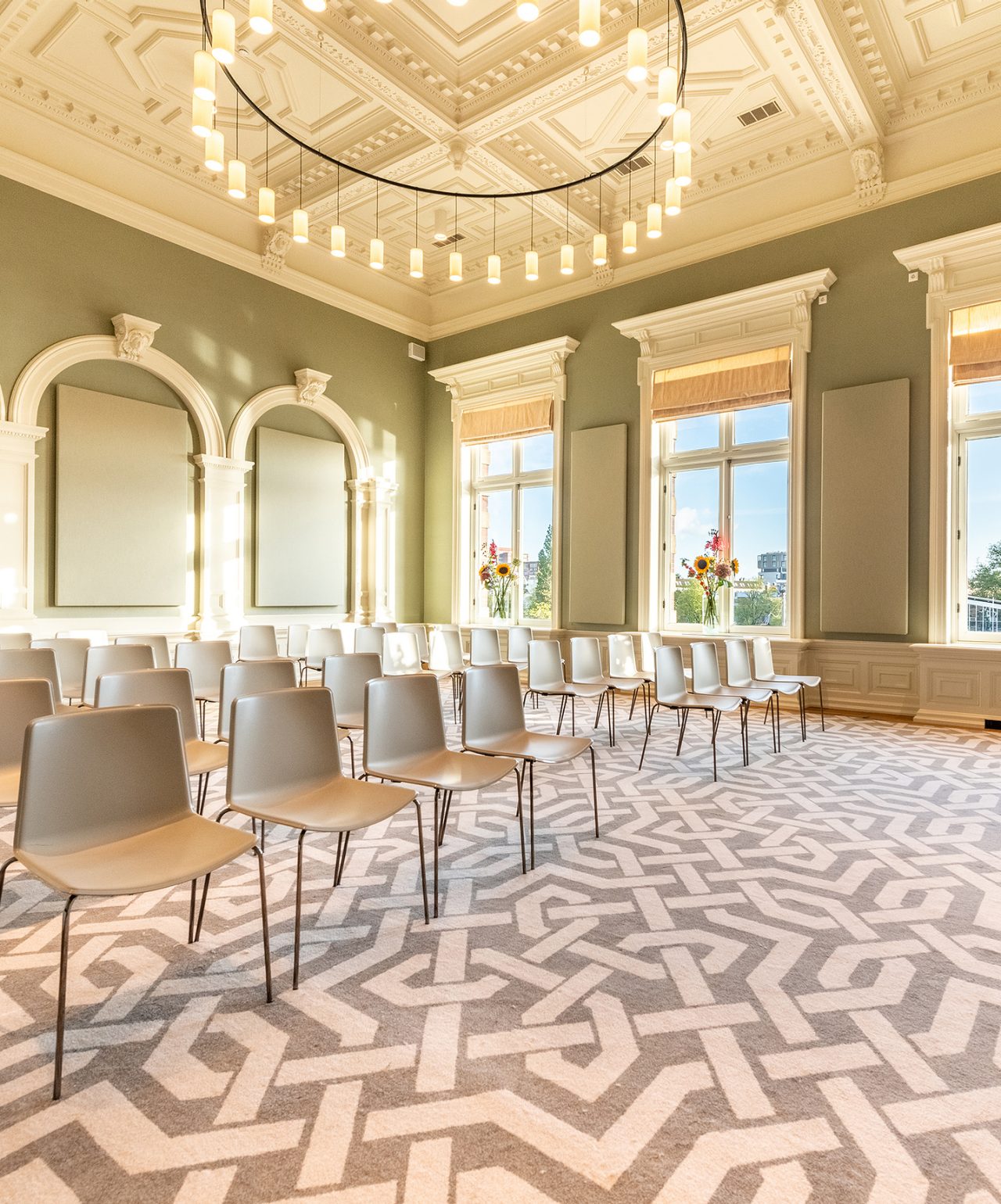 Vergaderingen en Conferenties bij Pestana Hotel Group, in kleine kamers met klassieke en elegante decoratie