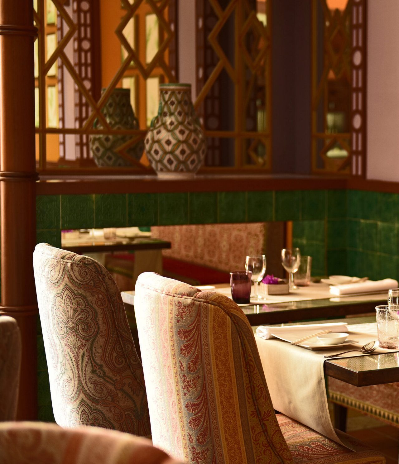 O restaurante Arab Magrebe, do Resort de 5 Estrelas no Porto Santo, é um restaurante com decoração típica árabe