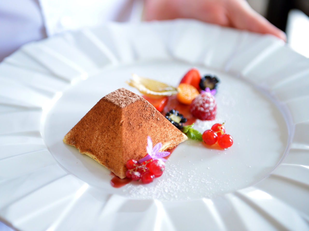 O restaurante Palatium, do Hotel 5 Estrelas no Porto, Monumento Nacional, serve sobremesas sofisticadas em forma de pirâmide