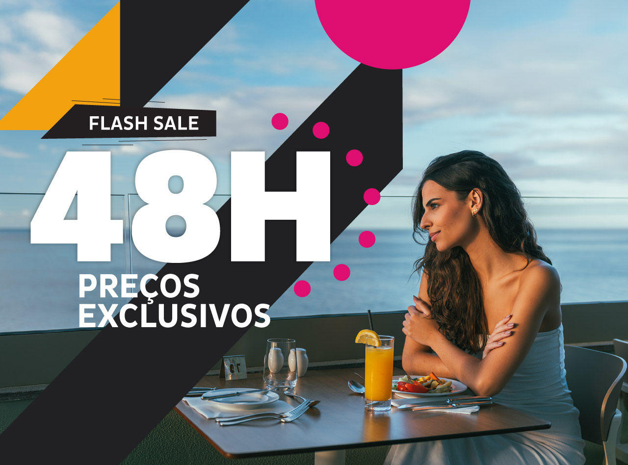 Mulher sentada à mesa com bebida e refeição, vista para o mar ao pôr do sol, texto promocional Flash Sale 48H